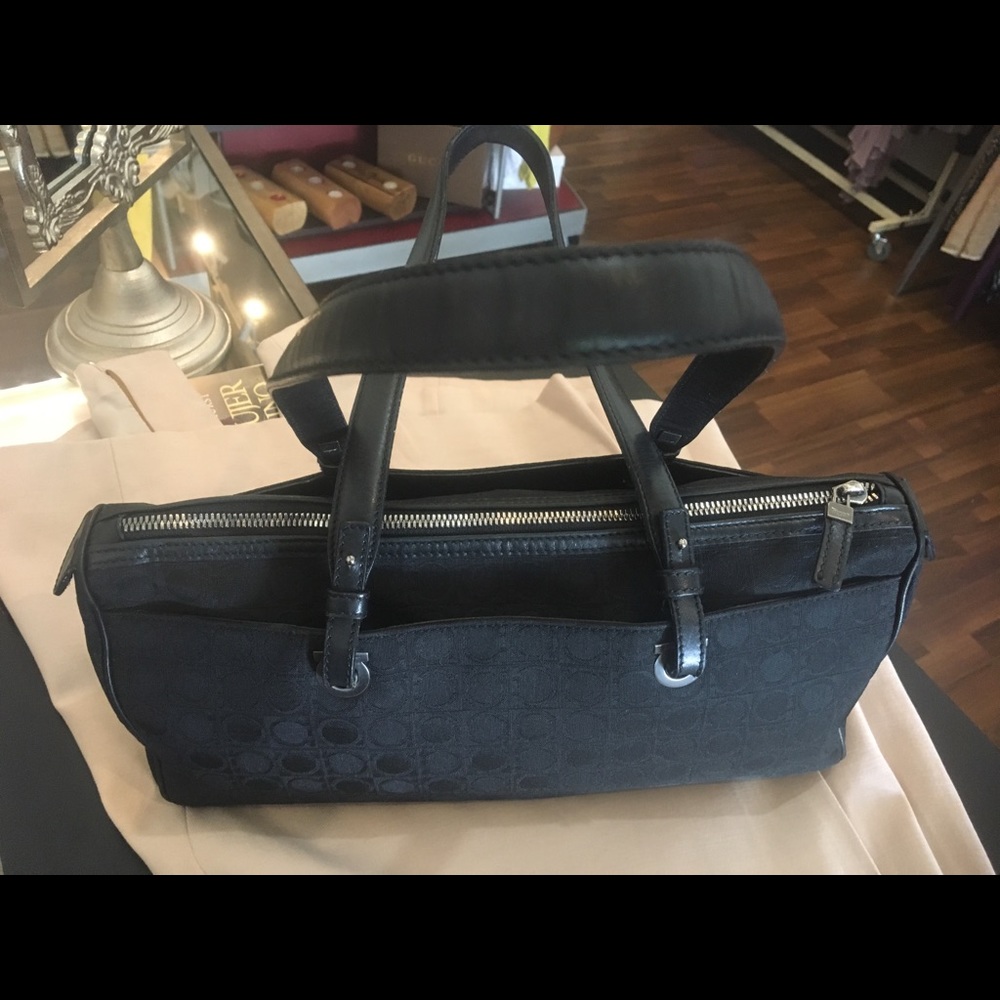 Authentic Vintage Salvatore Farragamo 🎁